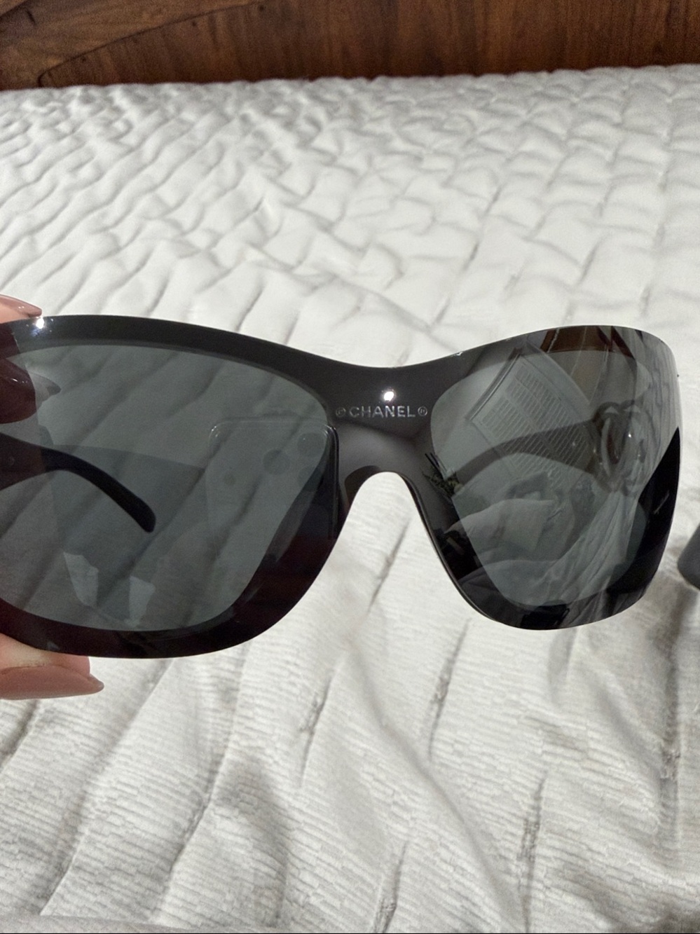 Black Chanel VR-Style Protective sunglasses with Hard Case - Picture 5 of 5